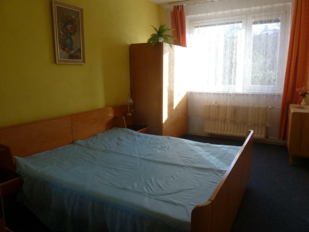 Apartman Klasterni เชสกาลีปา ภายนอก รูปภาพ